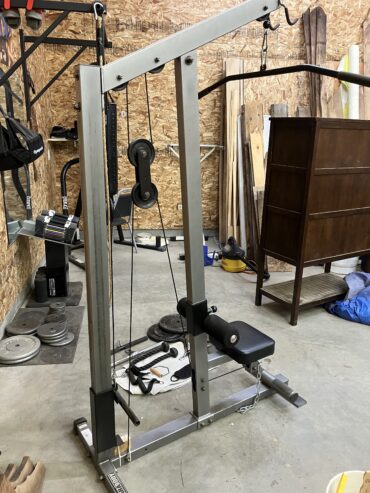 Parabody Lat pulldown machine / Home Gym