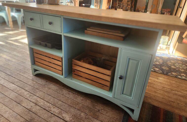 Kitchen island/cabinet