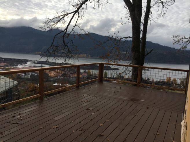 White Salmon 2 Bedroom 2 Bath Bluff House