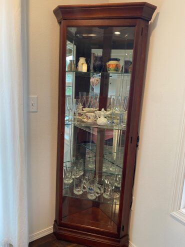 FREE – Corner hutch display cabinet