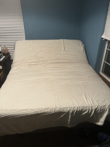 Queen Adjustable Bed with Remote