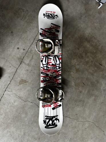 Snowboard w/bindings