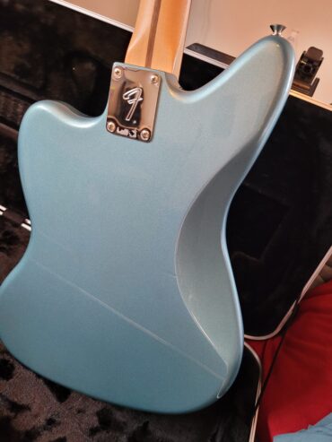 Fender Player Jaguar + SKB Hard Case
