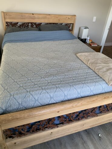 Beautiful wooden queen bed and box spring