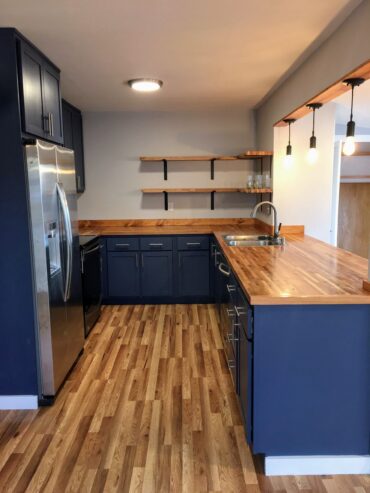 Freshly Remodeled – 2bd/1ba unit in duplex