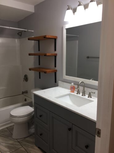 Freshly Remodeled – 2bd/1ba unit in duplex