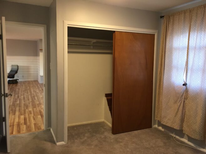 Freshly Remodeled – 2bd/1ba unit in duplex