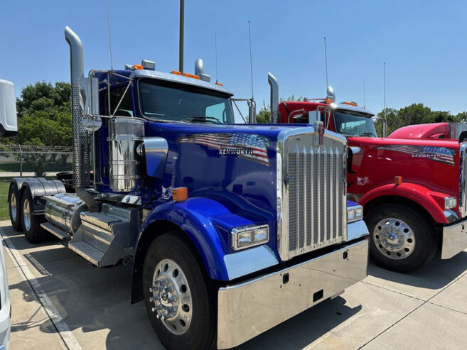 2024 Kenworth W900L