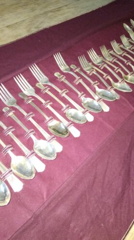 48 piece Silverplate Set Court Pattern -Wm Rogers vintage