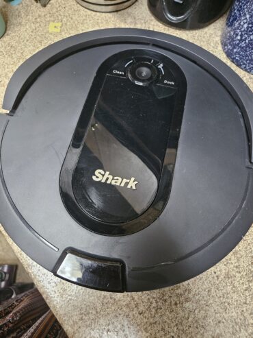 Shark robot vacuum