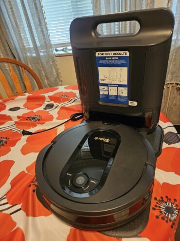 Shark robot vacuum