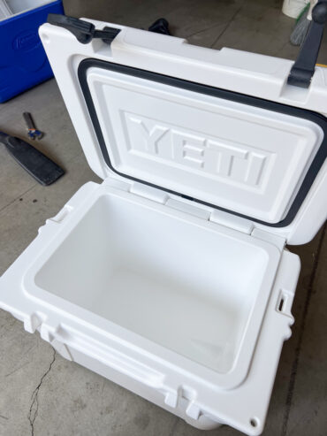 YETI Roadie 20 Cooler Brand New