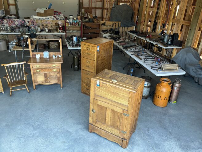 Antiques & Vintage Collectibles Barn Sale