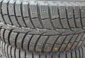 Les schwab 265x60x18 studded snow tire