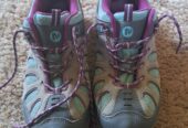 Size 6 merrel shoes