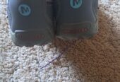 Size 6 merrel shoes