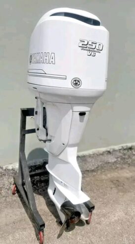 Like New 2017 Yamaha 250hp 4 Stroke Outboard Motor Engine