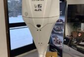 Like New 2023 Yamaha 300hp 4 Stroke Outboard Motor Engine