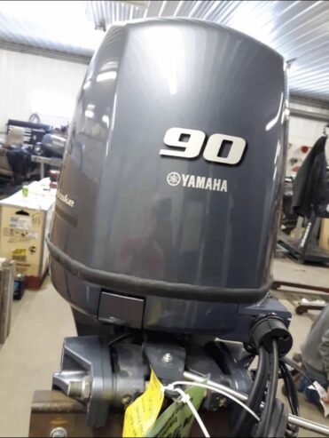 Like New 2022 Yamaha 90hp 4 Stroke Outboard Motor Engine