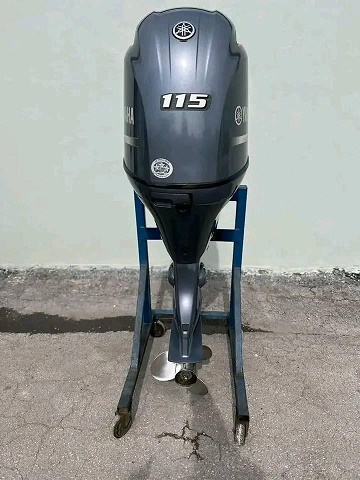 Like New 2022 Yamaha 115hp 4 Stroke Outboard Motor Engine