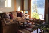 White Salmon Bluff Home with Stunning Views