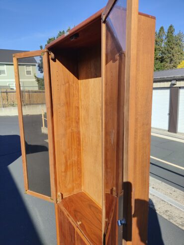 Wood/Glass Bookcase/Cabinet