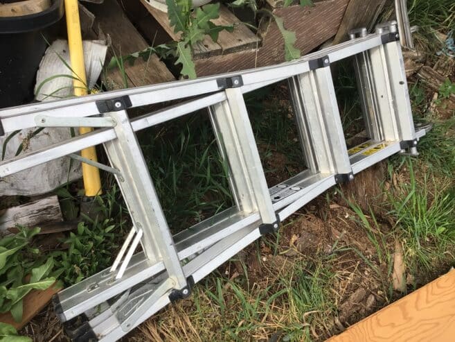 Aluminum ladder