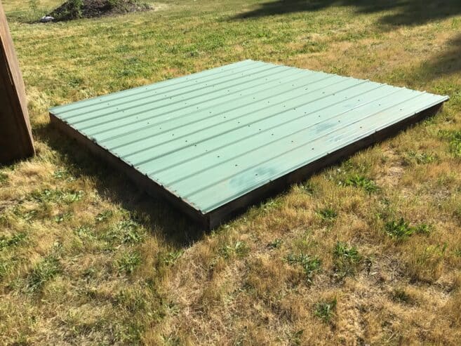 Loafing shed