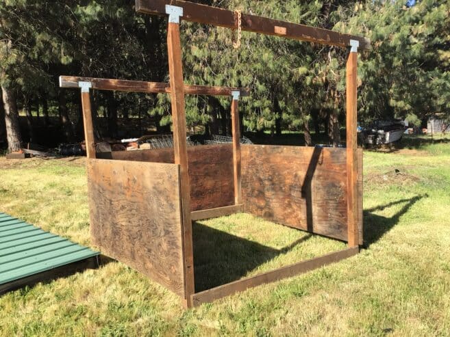 Loafing shed
