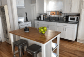 1 bedroom, 1 bath located in the heights of hood river