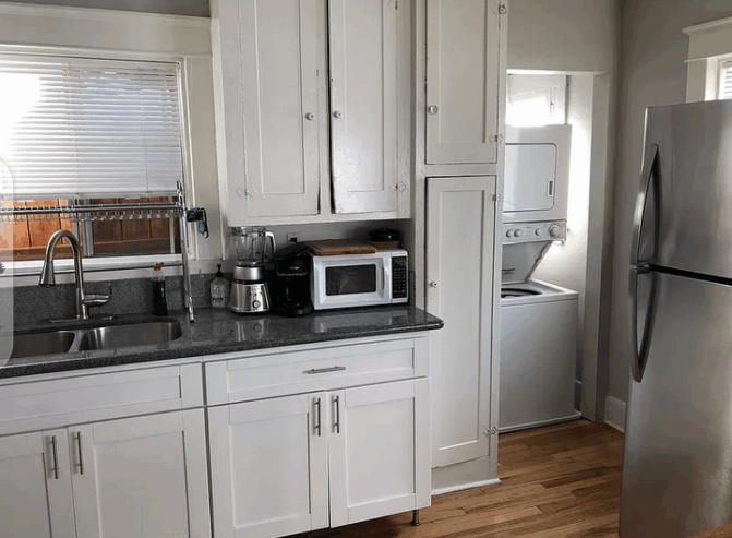 1 bedroom, 1 bath located in the heights of hood river
