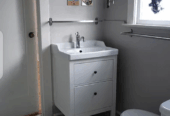 1 bedroom, 1 bath located in the heights of hood river