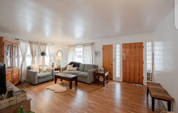 For rent 2bed bungalow in downtown