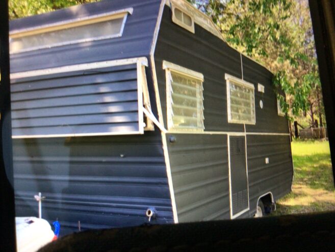 Camper trailer