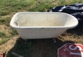 Claw foot tub