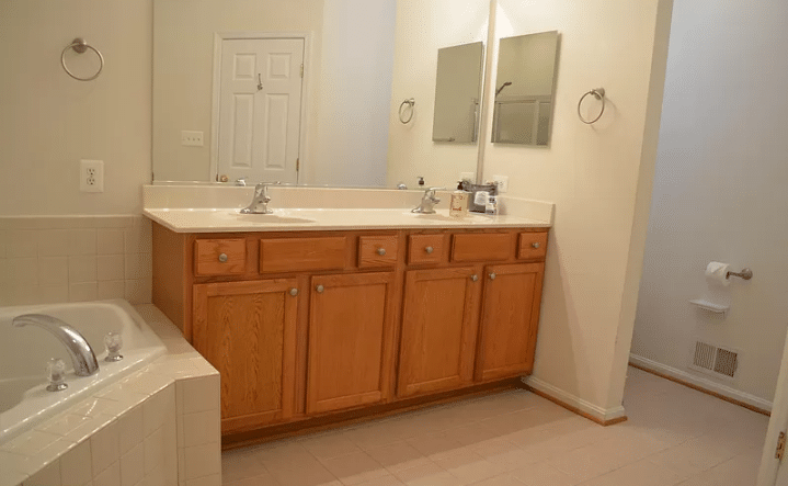 2 bedroom/1 bath bungalow