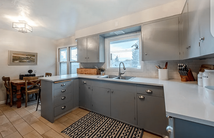 2br – 2BR Bungalow: Utilities & WiFi Included