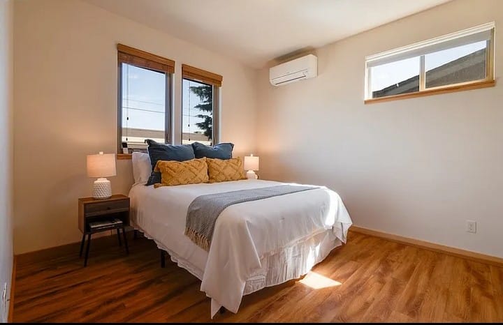 2 bedroom/1 bath bungalow – The Dalles, OR