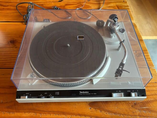 Technics SL 3200 Turntable