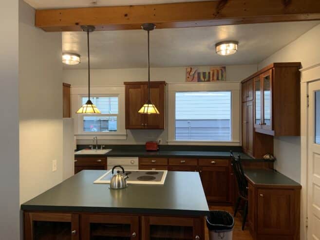 Hood River Downtown Craftsman Bungalow