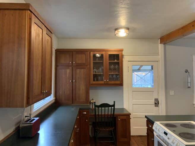 Hood River Downtown Craftsman Bungalow