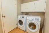 1 Bed, 1 Bath Recent upgrades