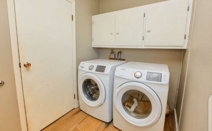 1 Bed, 1 Bath Recent upgrades