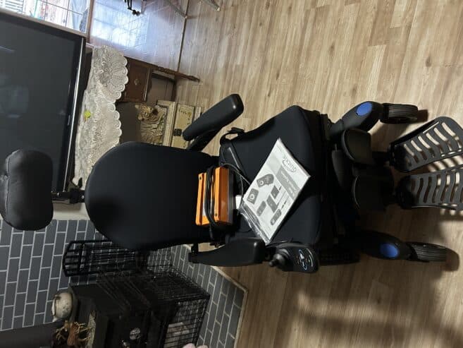 Electric wheelchair