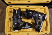Men’s Salomon skis boots
