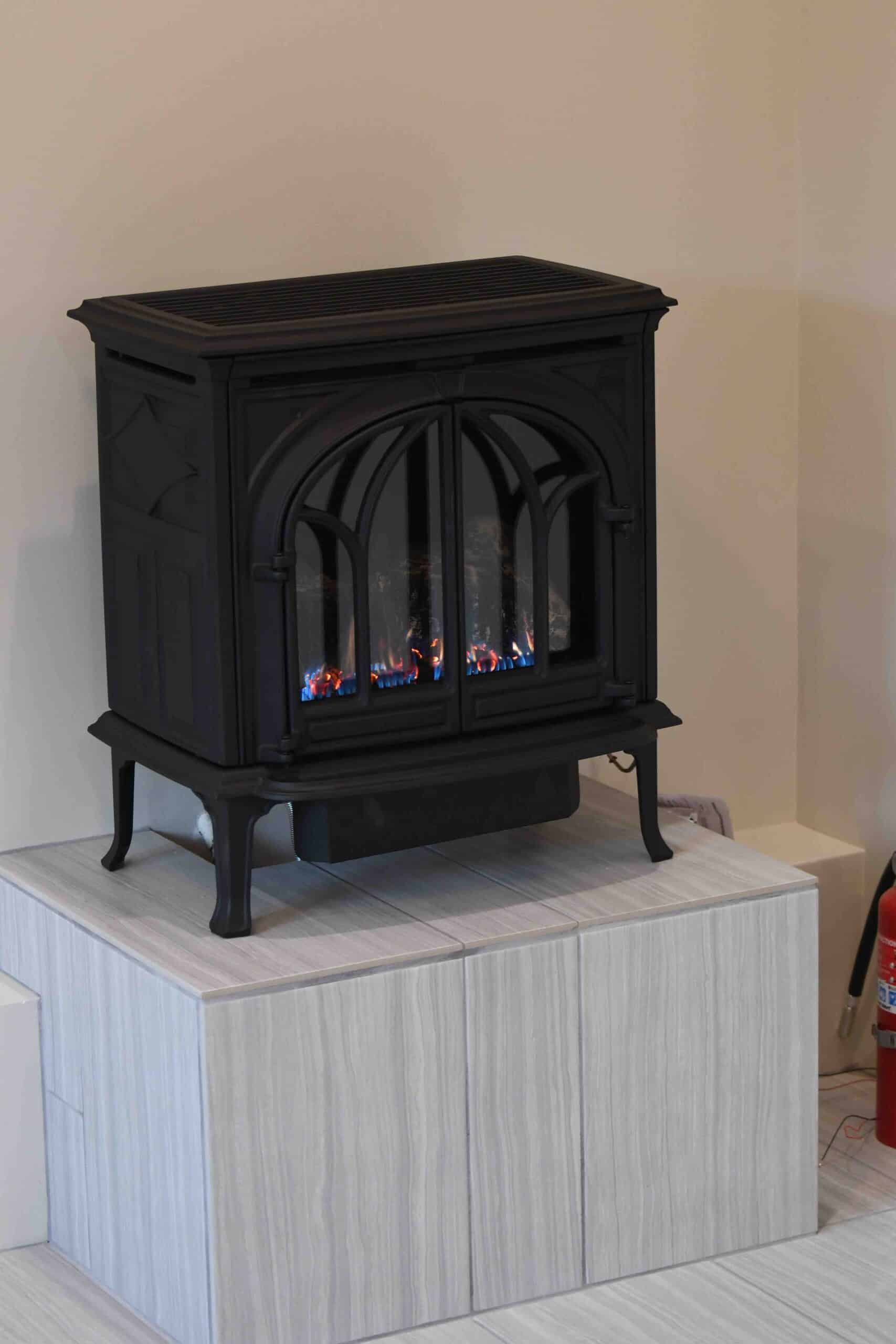 White Salmon River front Studio with Mount Adams view