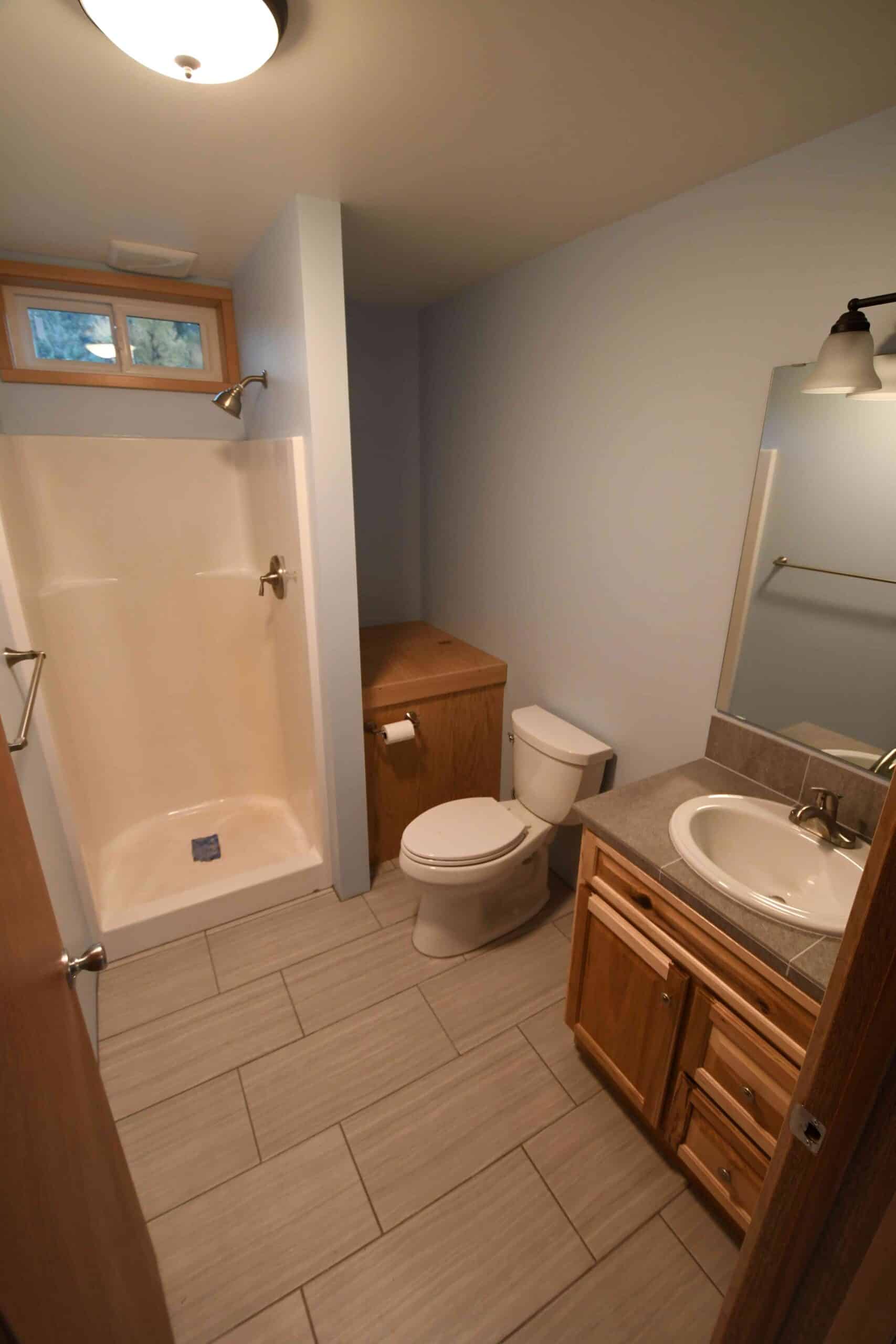 White Salmon River front Studio with Mount Adams view