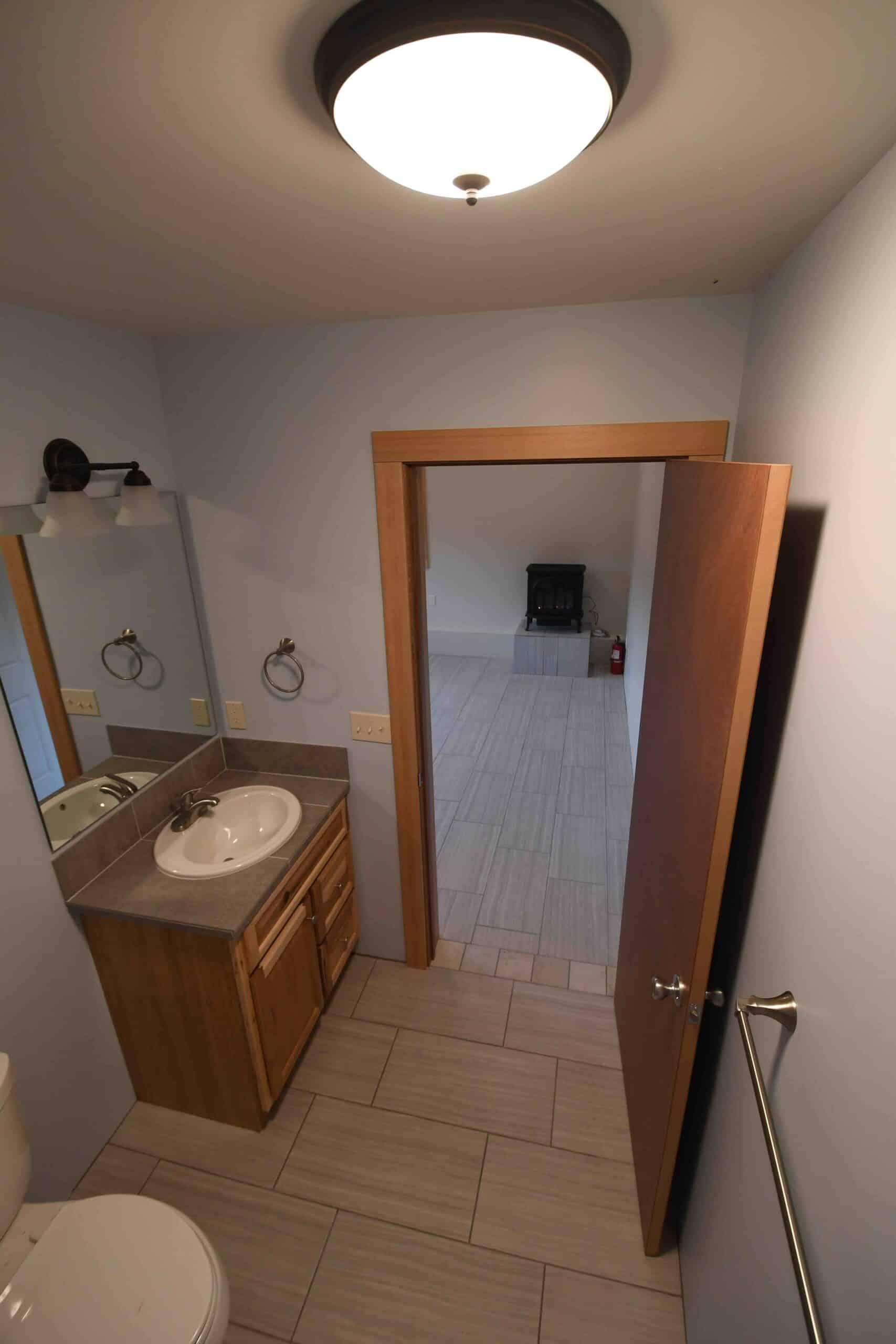 White Salmon River front Studio with Mount Adams view