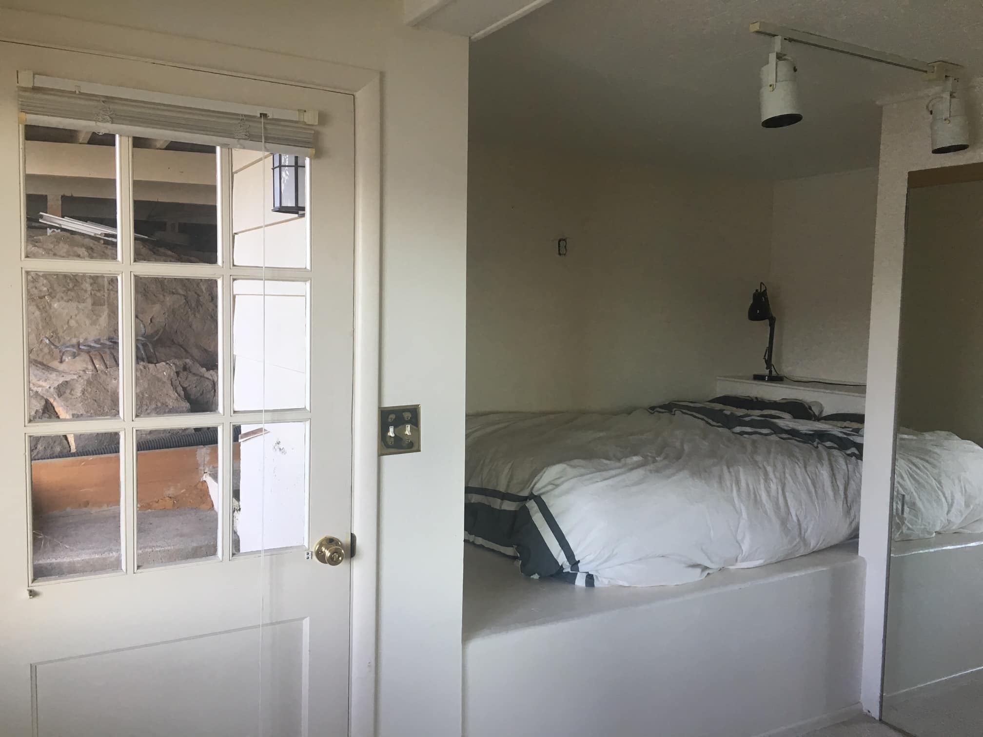 White Salmon Bluff Apartment – 1 Bedroom / 1 Bath- $1350 Rent + $150 Utilities