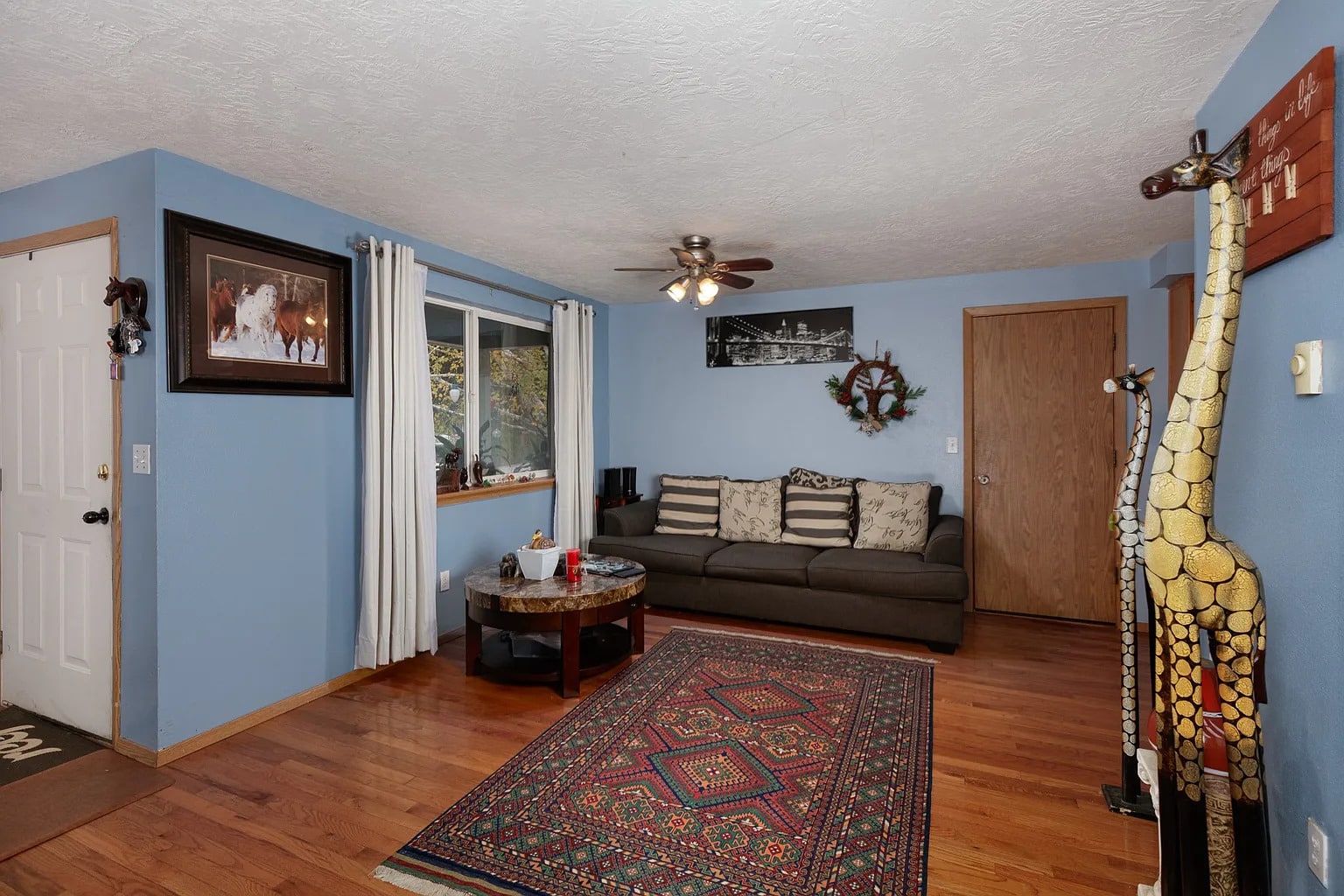 charming, unfurnished 3-bedroom, 2-bathroom Hood River House